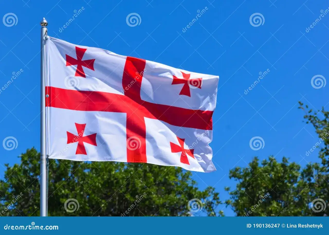 Flaga Gruzji: Jak wygląda? Symbolika i historia Pięciu Krzyży