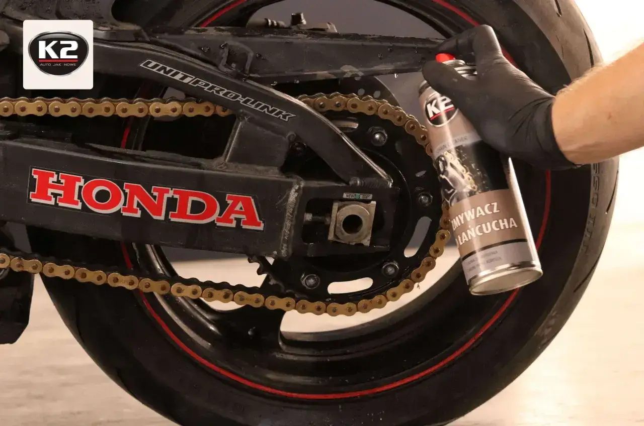 Czym czyścić łańcuch motocyklowy, by uniknąć uszkodzeń i kosztów?