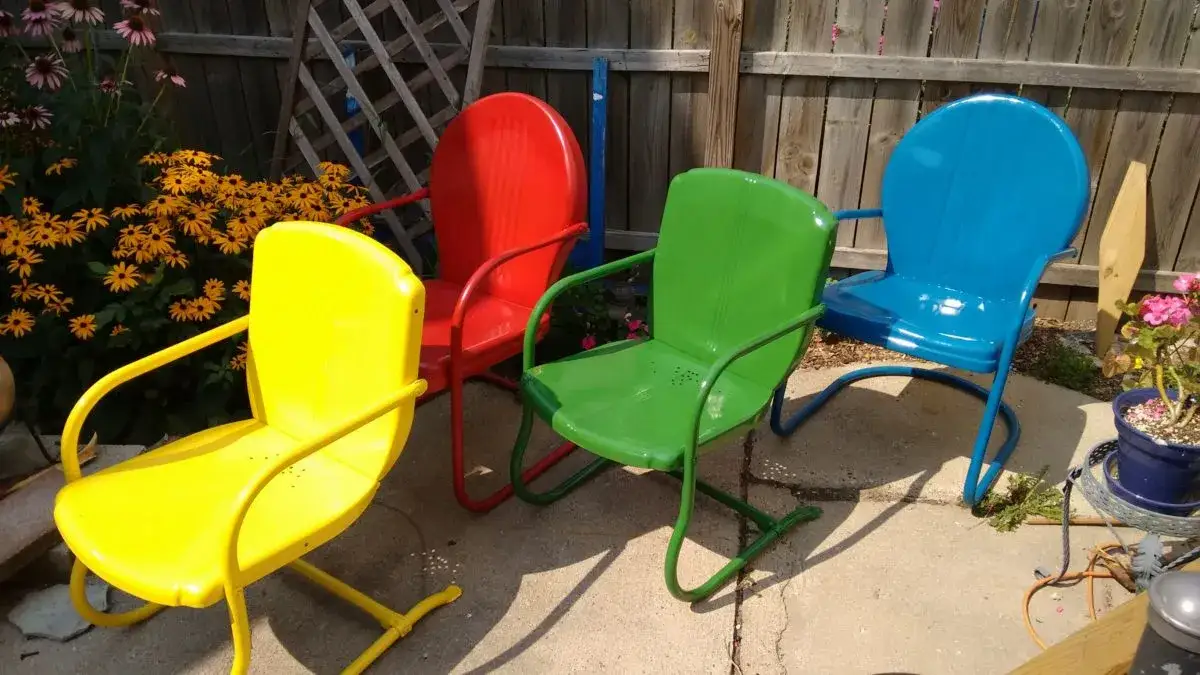 Jak pomalować stare krzesło - uniknij najczęstszych błędów malarskich