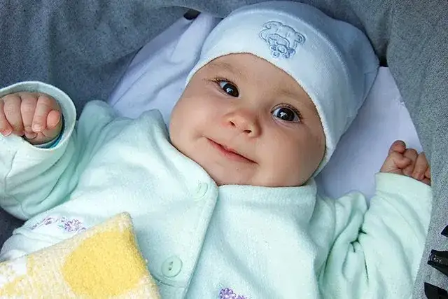 Jak zdjąć urok z dziecka? Skuteczne metody na ochronę malucha