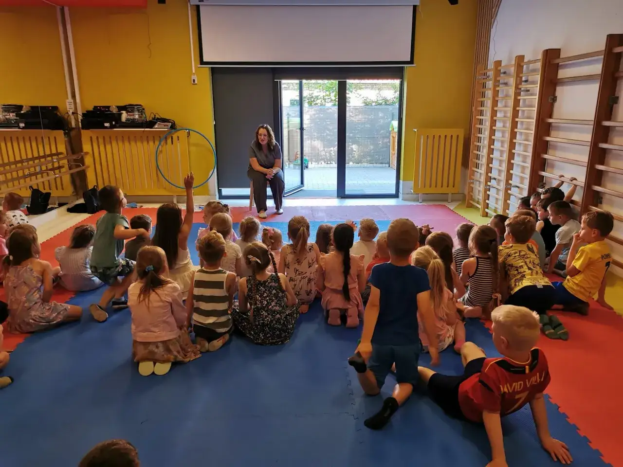 Czy żłobek jest placówką oświatową? Oto ważne informacje, które musisz znać