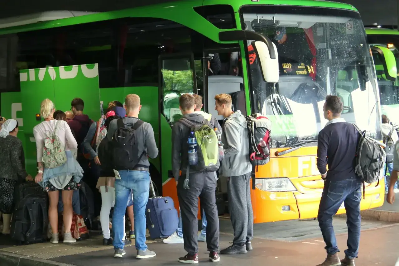 Polski Bus (Flixbus) Praga: Gdzie wysiądziesz? Poradnik Piotra K.