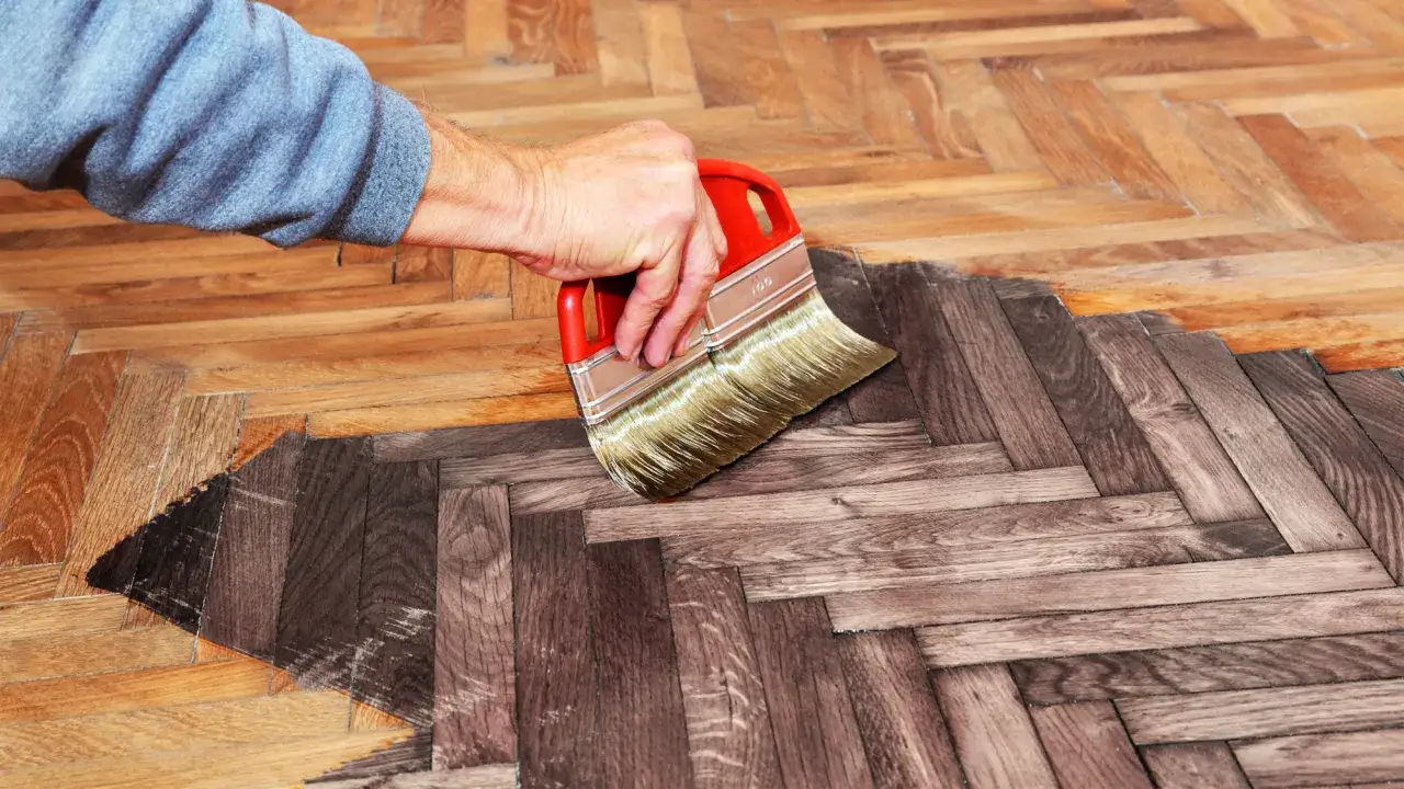 Czym malować podłogi drewniane? Farba, lakier, olej co wybrać?