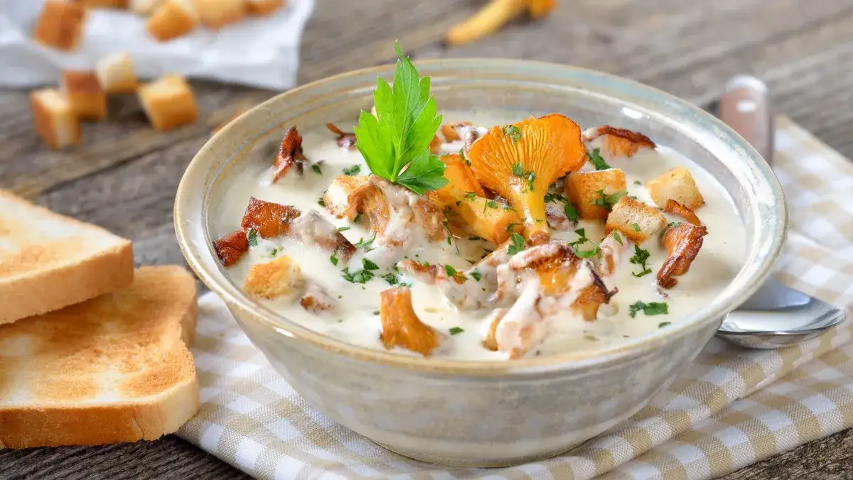 Jak zrobić zupę z kurek, aby zachwycić smakiem i aromatem