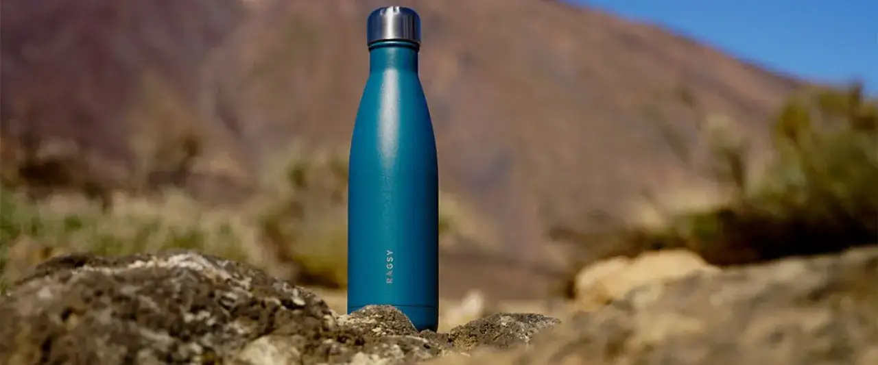 Dlaczego termosy mają posrebrzane ścianki? Poznaj sekret izolacji