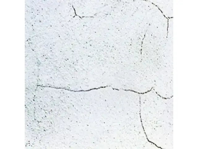 Dlaczego pęka tynk cementowo-wapienny? Oto najczęstsze przyczyny