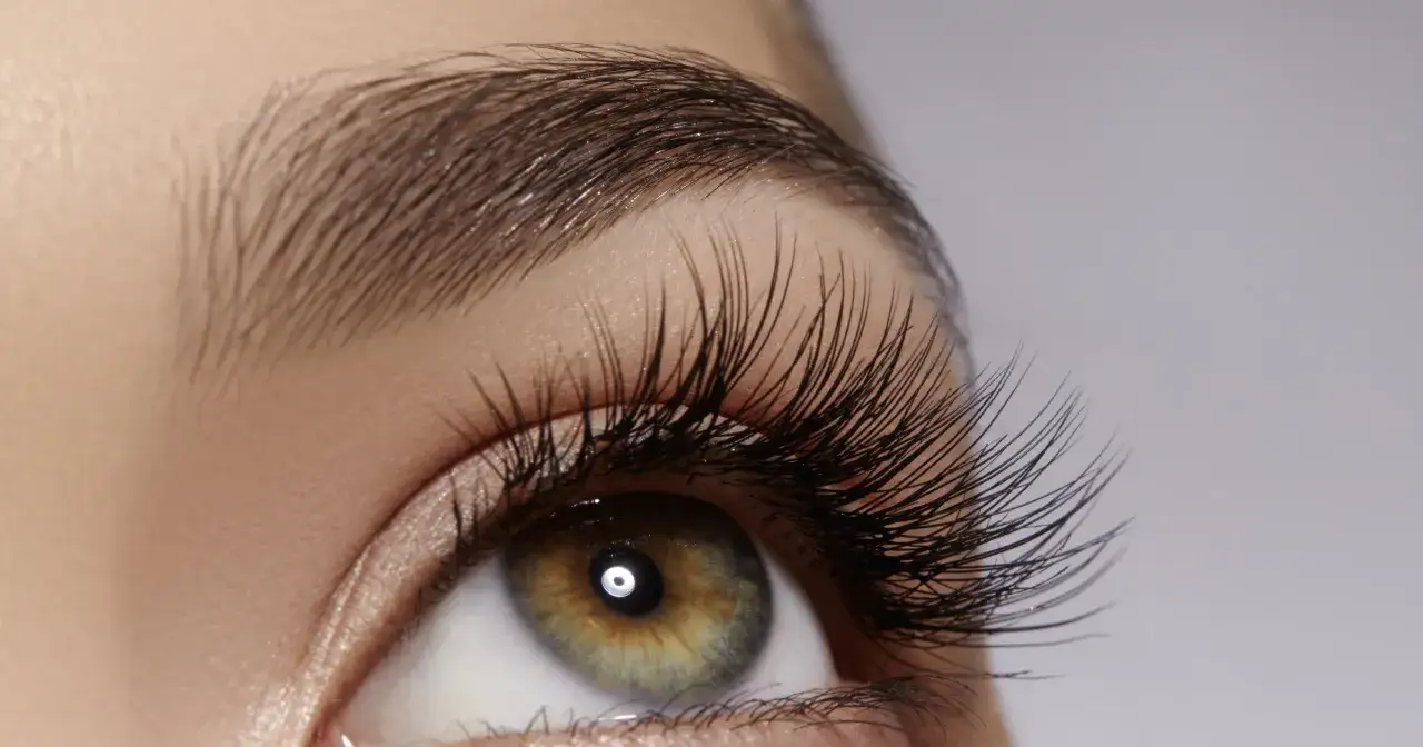 Ile kosztuje zrobienie rzęs? Sprawdź ceny i ważne czynniki wpływające