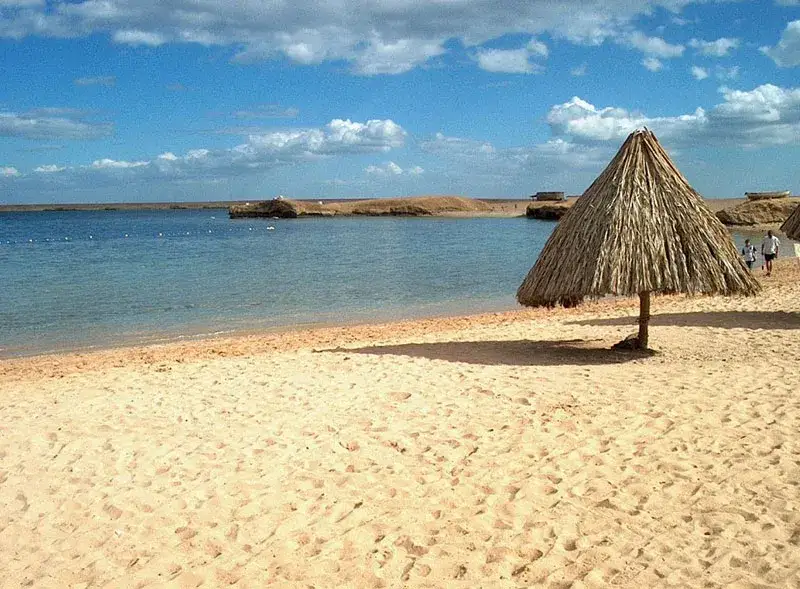 Jakie morze w Egipcie? Przewodnik po regionach nadmorskich i plażach