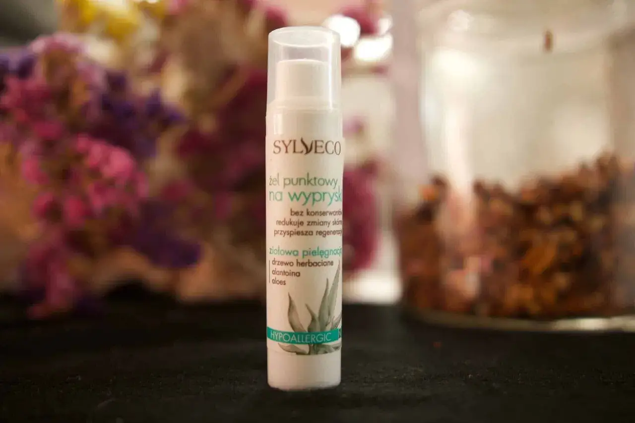 Wycisnęłaś pryszcza? Co dalej? Plan ratunkowy dla skóry!