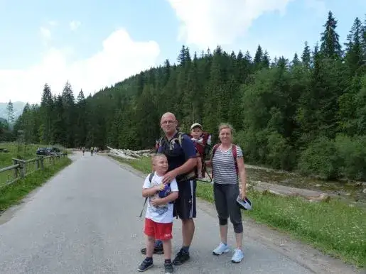 Dolina Kościeliska czy Chochołowska z dzieckiem - która jest lepsza?