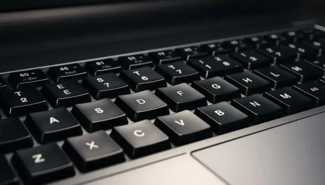 Jak pisać litery w zeszycie do nut, aby były czytelne i estetyczne