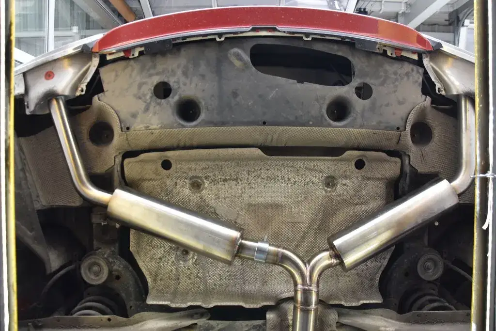 Czy wydech przelotowy jest legalny? Sprawdź konsekwencje prawne