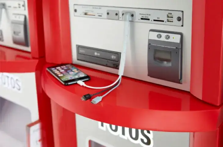 Jak drukować zdjęcia w Rossmannie? Kompletny poradnik CEWE!