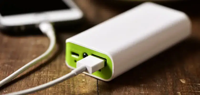 Power bank 2000mAh: Czy on wystarczy na cały dzień poza domem?