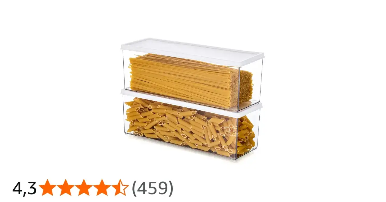 Dwa przezroczyste pojemniki z makaronem: spaghetti na górze, penne na dole.