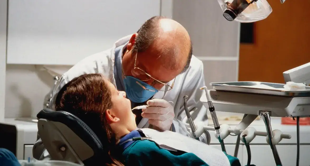 Ile kosztuje znieczulenie u dentysty na NFZ? To naprawdę bezpłatne!