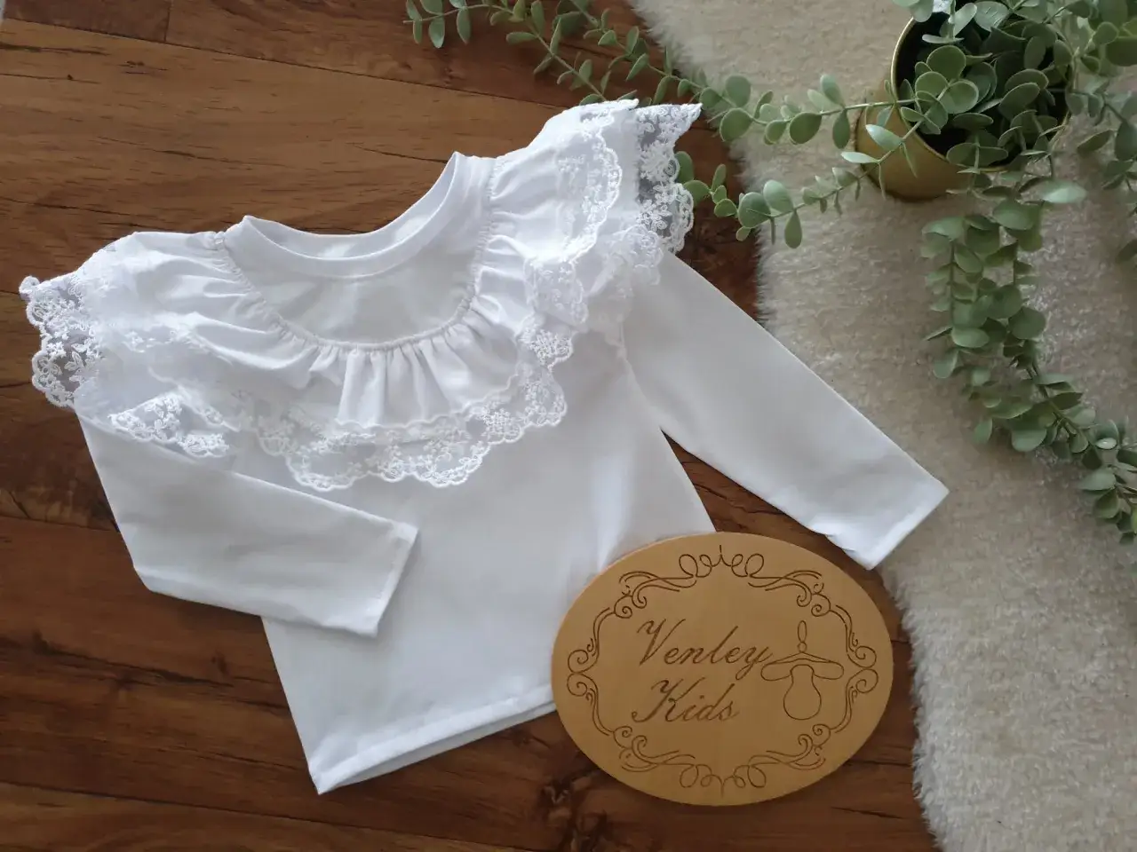 Haftowana bluzka dla dziewczynki: Odkryj piękno i sekrety pielęgnacji