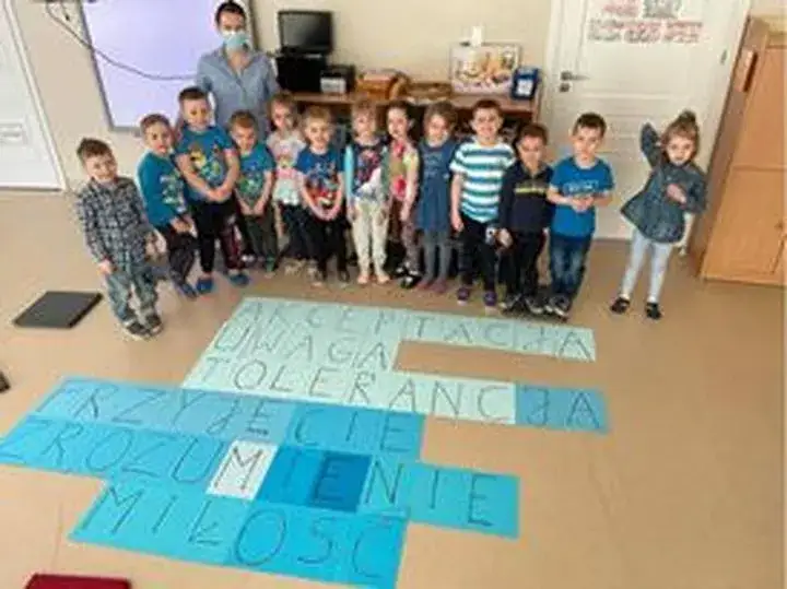 Dziecko z autyzmem w przedszkolu ile godzin? Kluczowe informacje dla rodziców