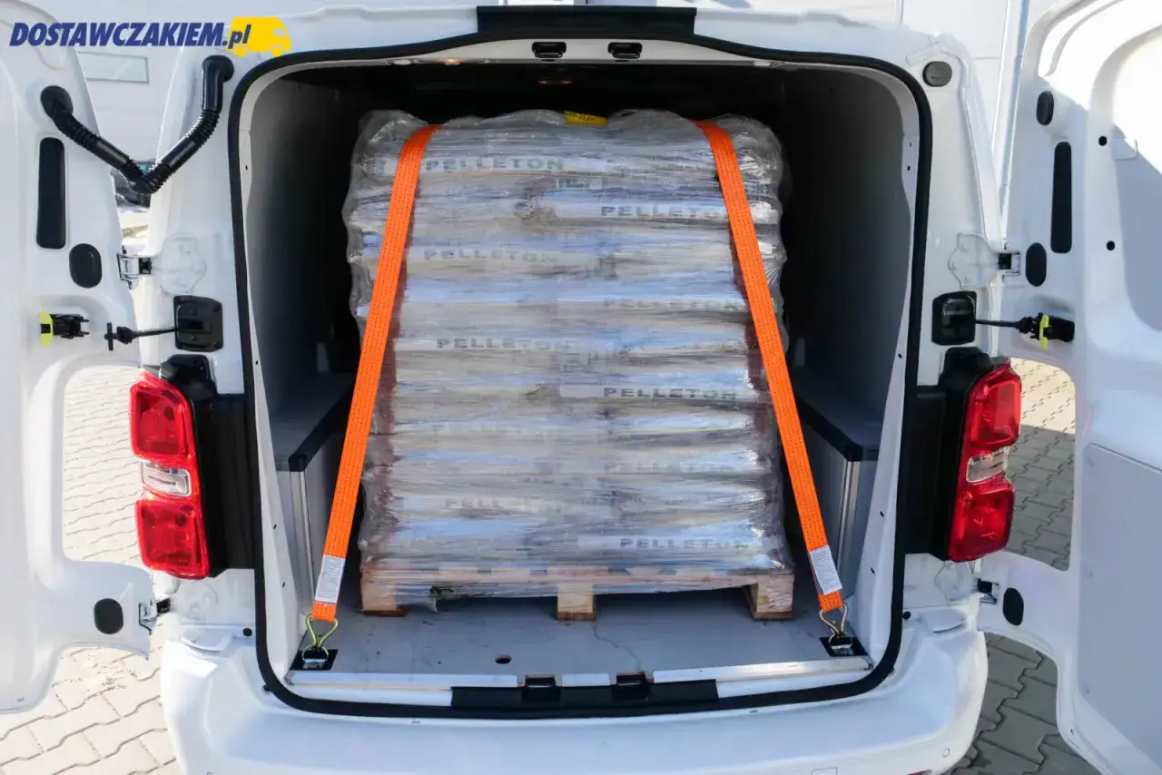 Opel Vivaro: Pojemność baku każdej generacji. Sprawdź zasięg!