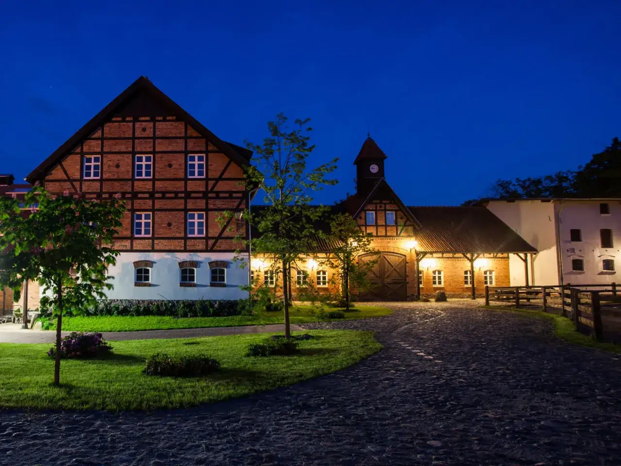 Stadnina Koni Ciekocinko: Luksusowe jeździectwo i Baltica Tour