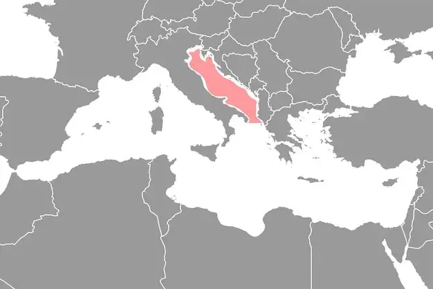 Gdzie jest morze adriatyckie? Odkryj jego granice i sąsiadów