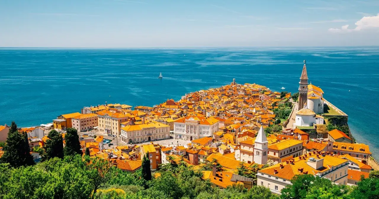 Czy Słowenia ma dostęp do morza? Odkryj jej piękne wybrzeże