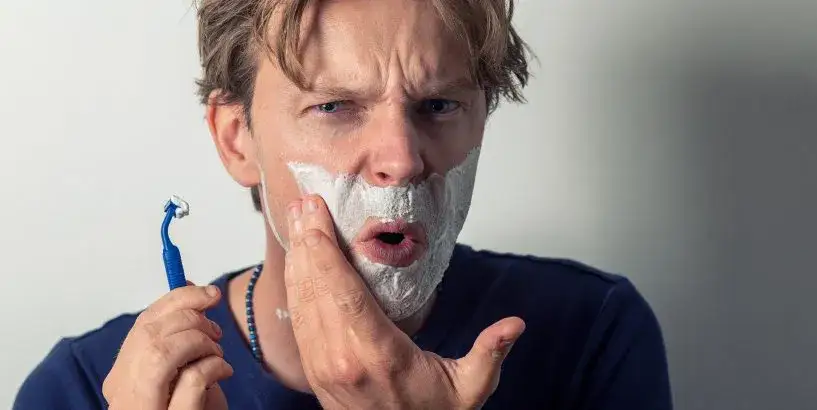 Jak często golić twarz, aby uniknąć podrażnień i uzyskać gładkość