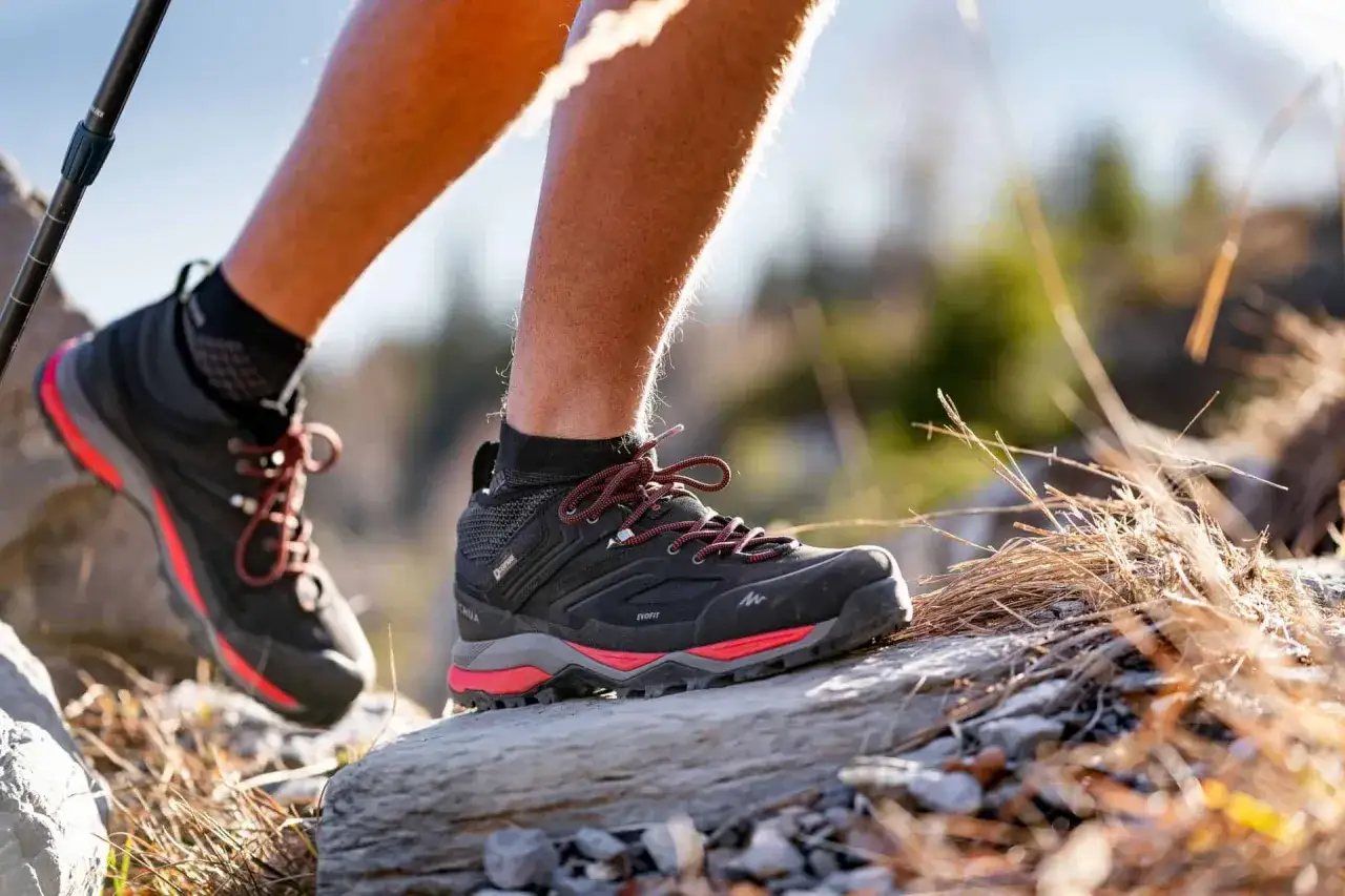 Jakie buty damskie w góry wybrać? Kluczowe cechy i najlepsze modele