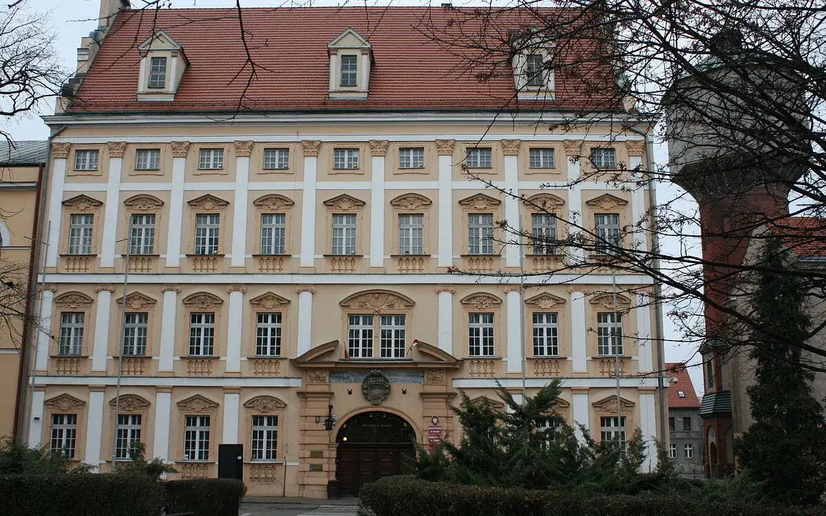 Najciekawsze atrakcje w Jelczu-Laskowicach, które musisz poznać