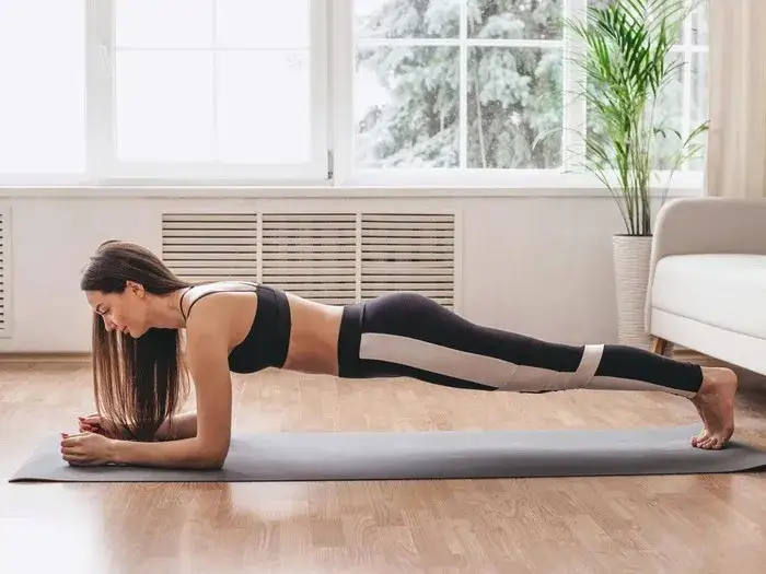 Ile kalorii spala plank? Zaskakujące wyniki i korzyści dla ciała