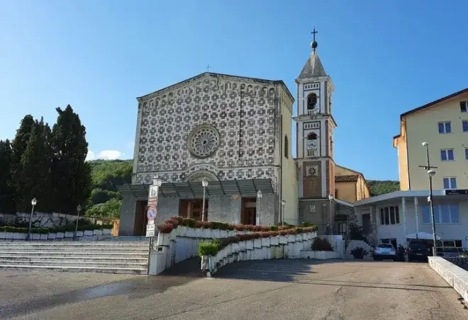 Sanktuarium w Manopello: Tajemnice Świętego Oblicza i pielgrzymki
