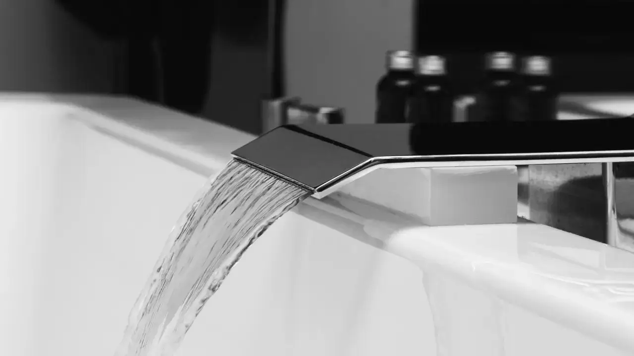 Na jakiej wysokości kran do wanny, aby uniknąć problemów z użytkowaniem?