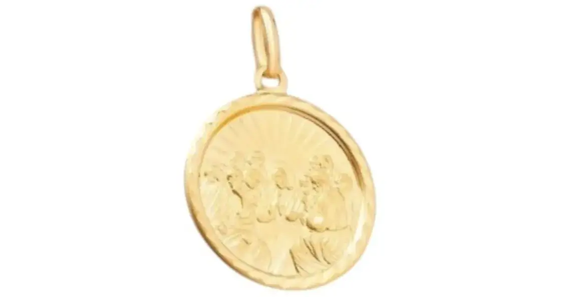 Złota biżuteria: eleganckie wybory, które zachwycą na każdą okazję