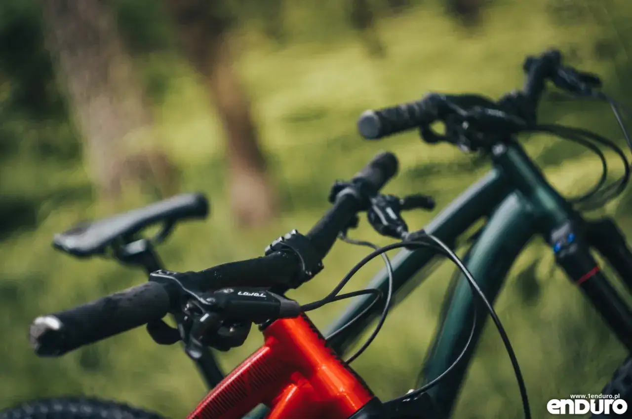 Kierownica enduro: Jak wybrać komfort i kontrolę na szlaku?