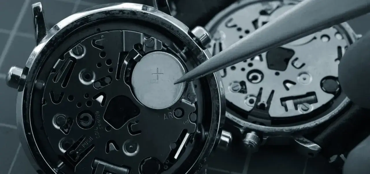 Wymiana baterii w zegarku Apart: uniknij kosztów i problemów