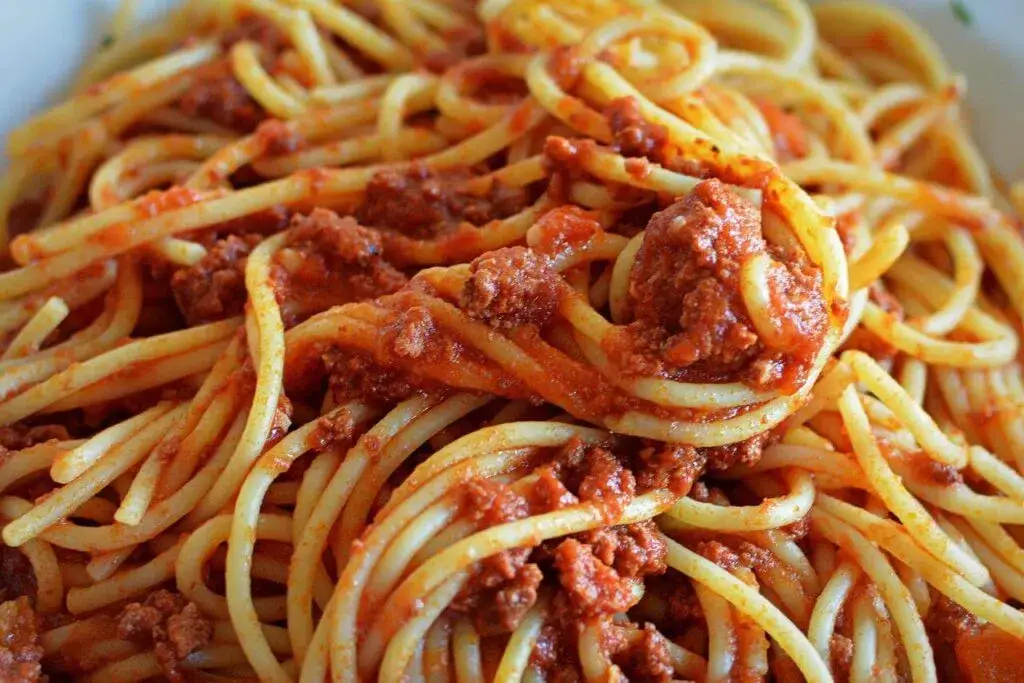 Czym doprawić mięso do spaghetti, aby uzyskać wyjątkowy smak?