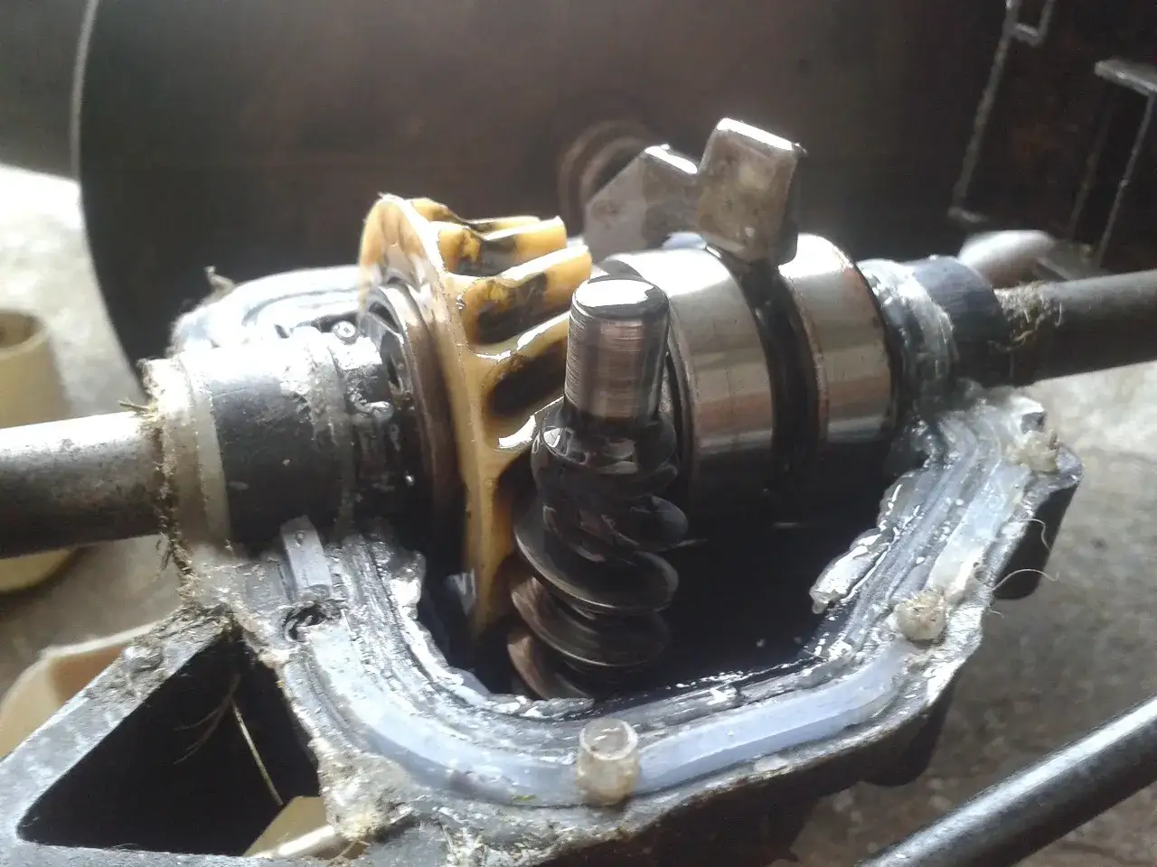 Napęd w kosiarce: Jak działa, awarie i konserwacja