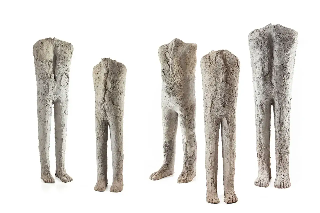 Rzeźby Abakanowicz: Odkryj ich głębię i znaczenie w sztuce współczesnej