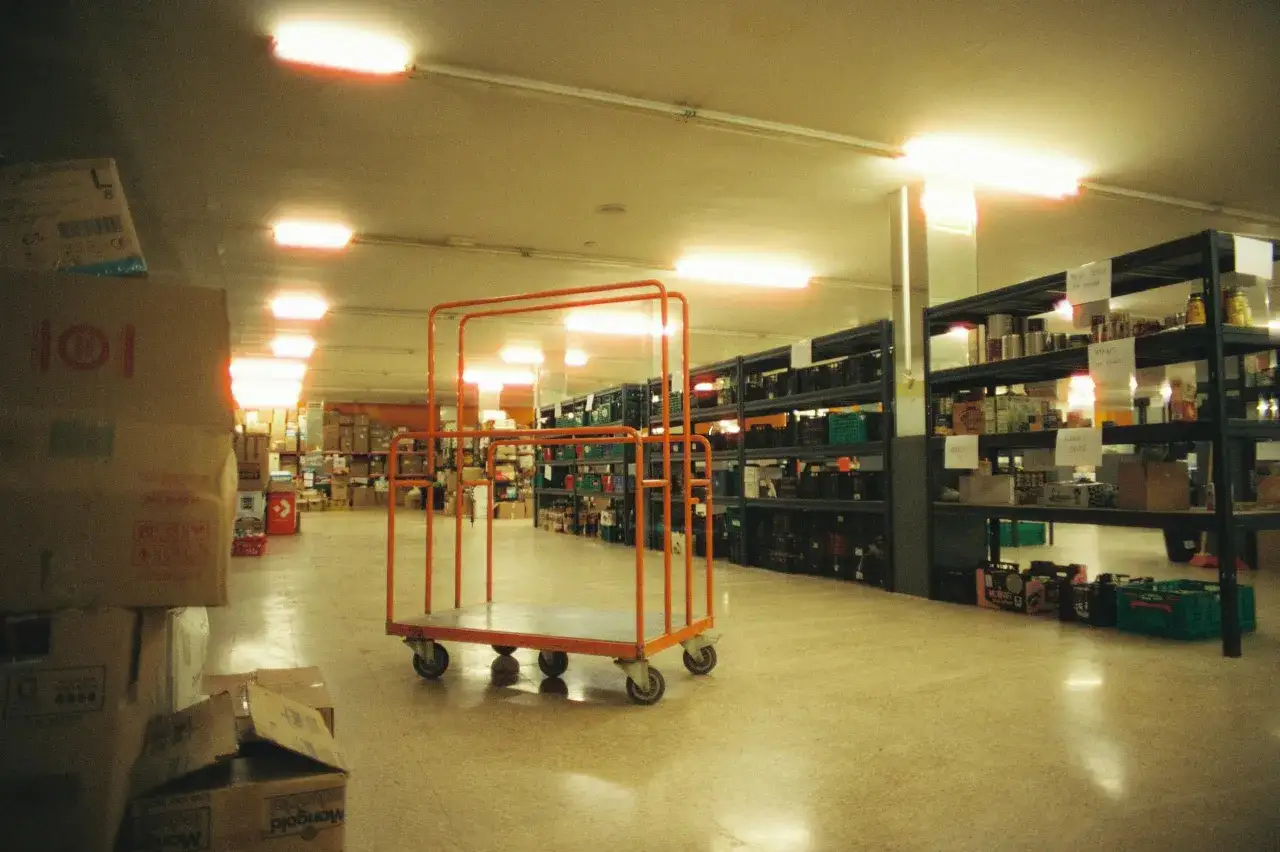 Koła do wózka magazynowego – parametry, które naprawdę decydują o trwałości i ergonomii pracy