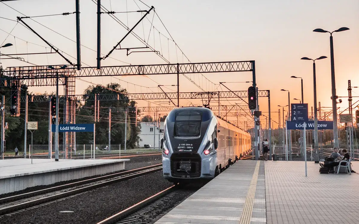 Pociągiem z dzieckiem po Polsce: Top kierunki i porady Julianny Stępień