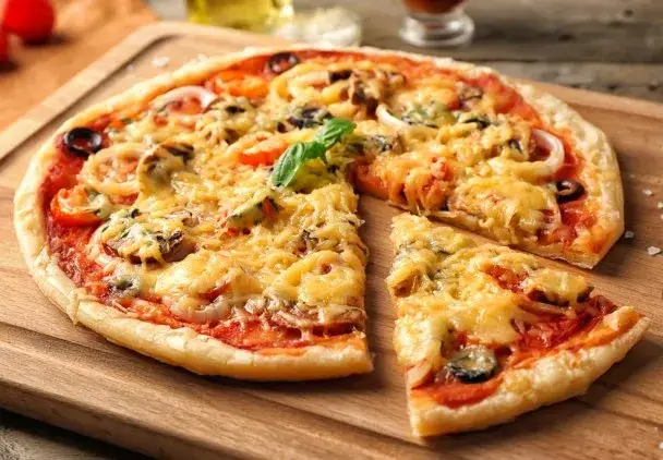 Pan Pizza jak z Pizza Hut: Sekret grubego i puszystego ciasta w domu