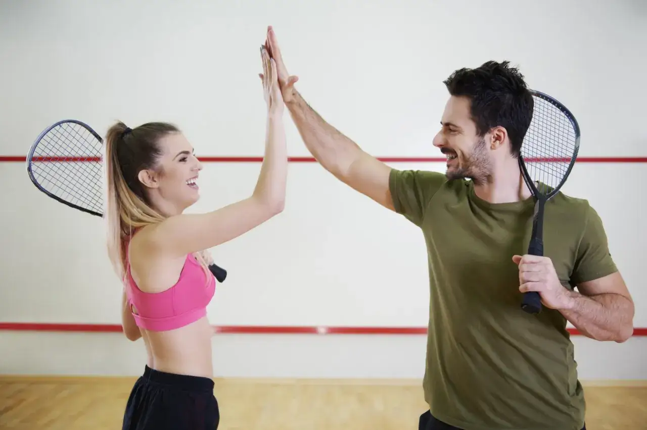 Najlepsze lekcje squasha w Warszawie – ceny, trenerzy i lokalizacje