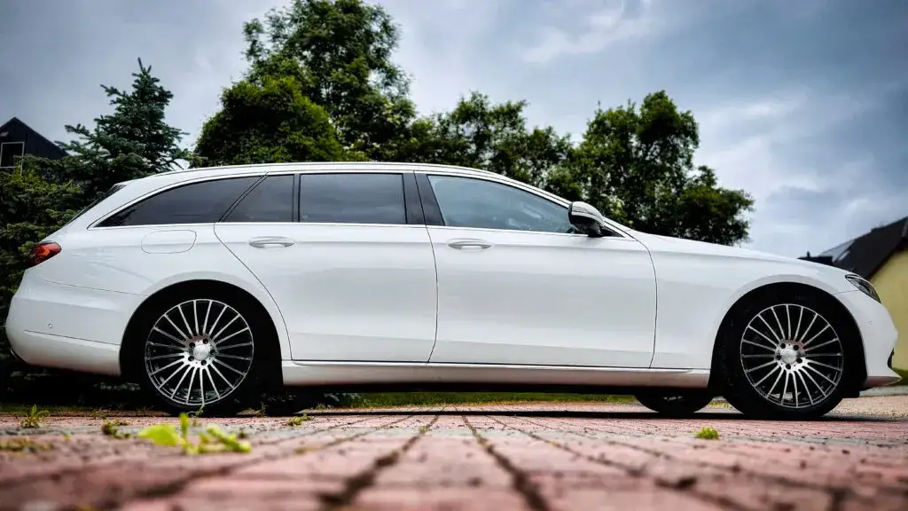 Mercedes W213 jaki silnik – poznaj najlepsze opcje i ich wady