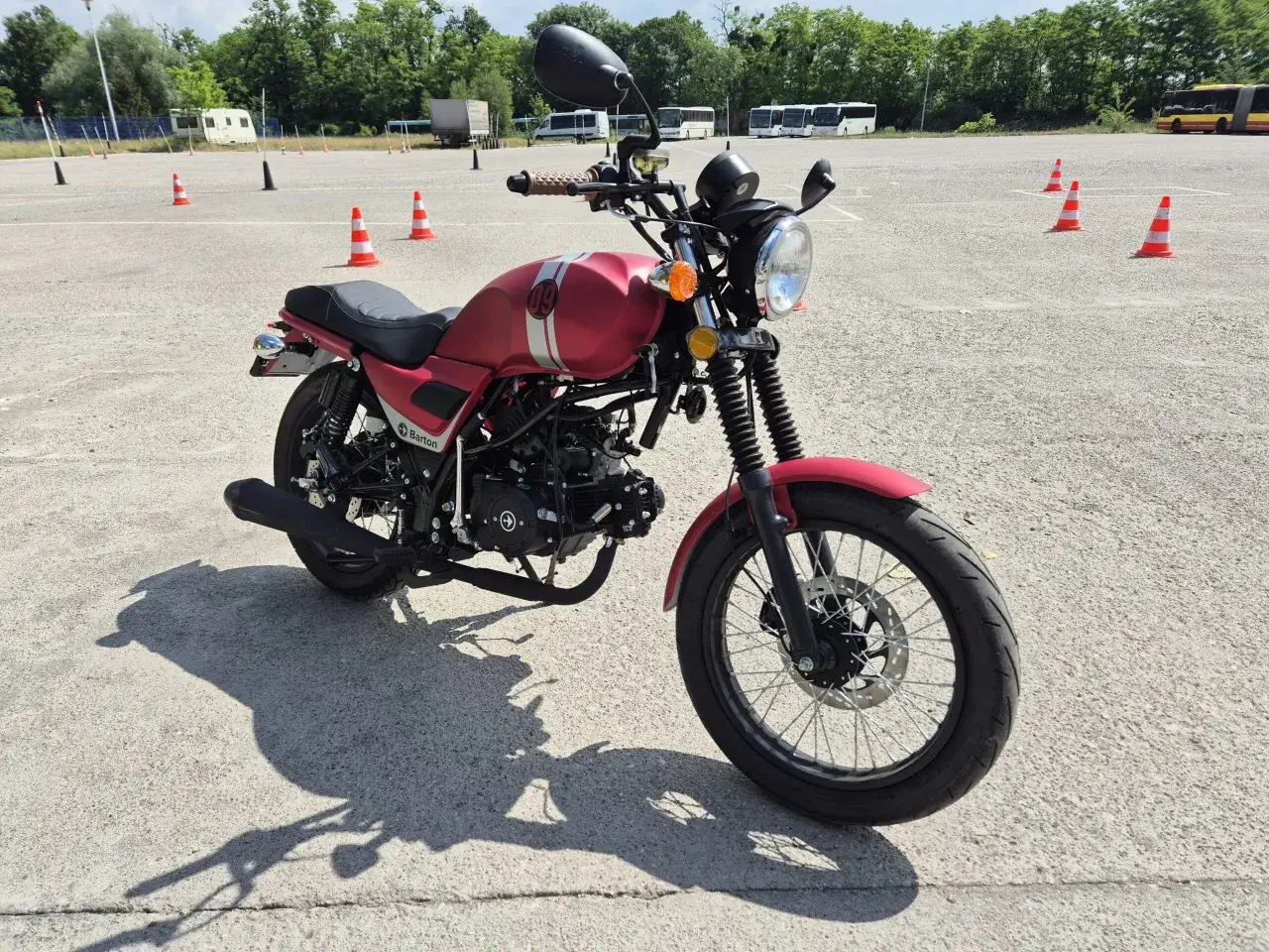 Prawo jazdy AM: Ile kosztuje kurs na motorower? Uniknij ukrytych opłat!