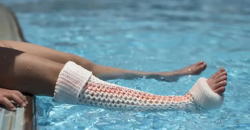 Jak zabezpieczyć gips przed wodą i uniknąć jego uszkodzenia