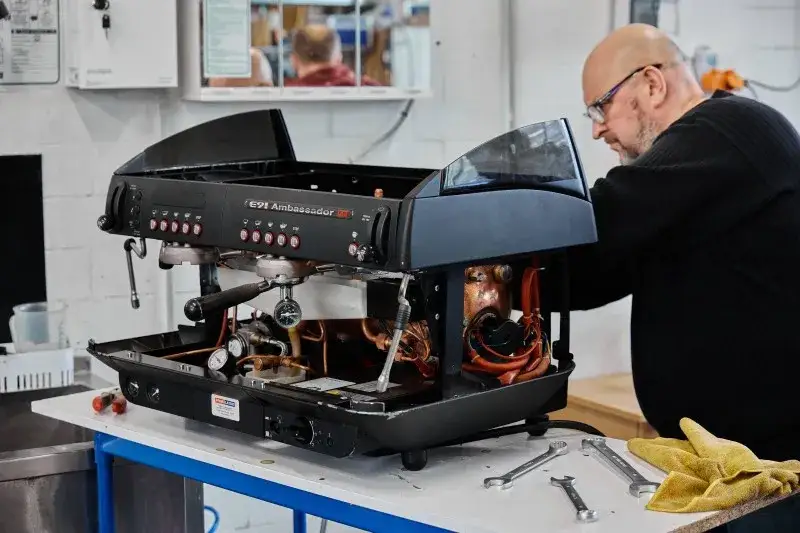 Gdzie naprawić ekspres do kawy De'Longhi? Sprawdź najlepsze serwisy