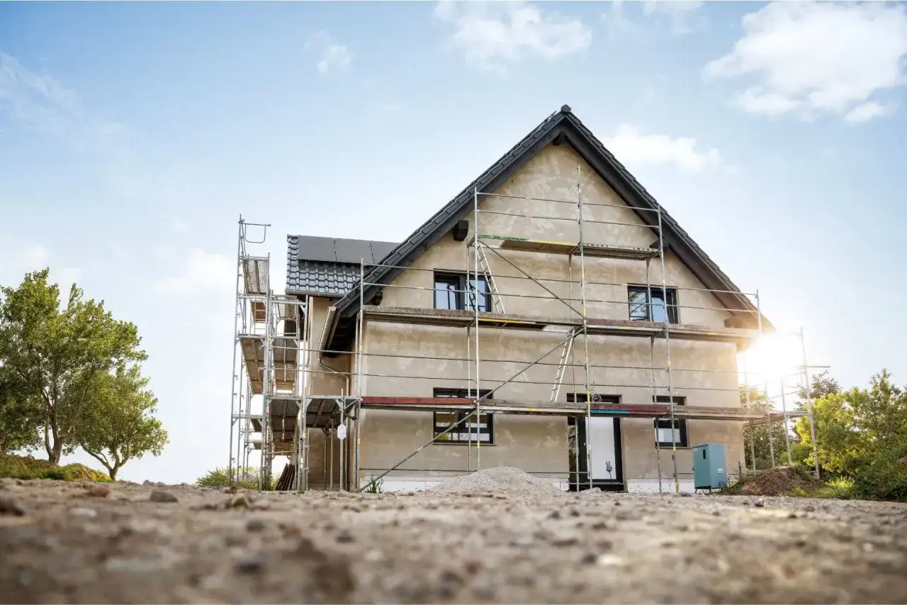 Jak zrobić beton dekoracyjny na ścianę - unikaj najczęstszych błędów