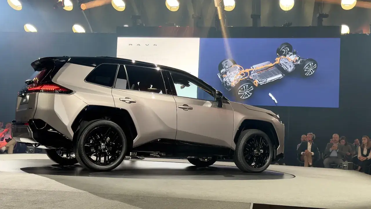 Nowa Toyota RAV4 2026: Data premiery, zmiany, ceny. Znamy szczegóły!
