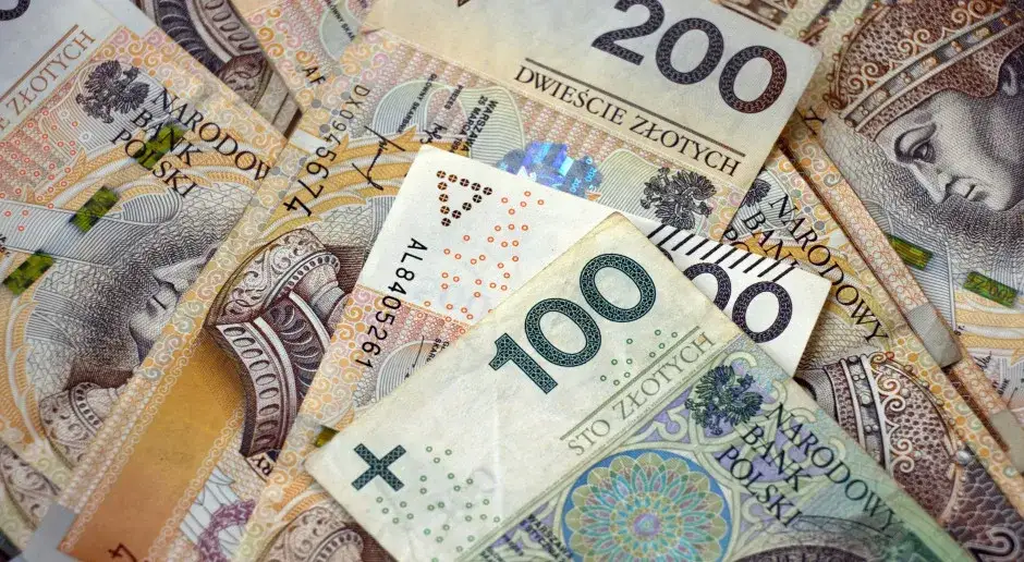 Dodatek 1000 zł dla pracowników DPS: Kto dostanie pieniądze w 2025?