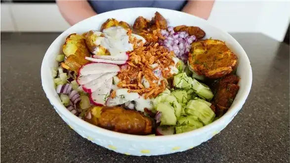 Idealne sałatki do obiadu - proste przepisy na świeże smaki każdego dnia